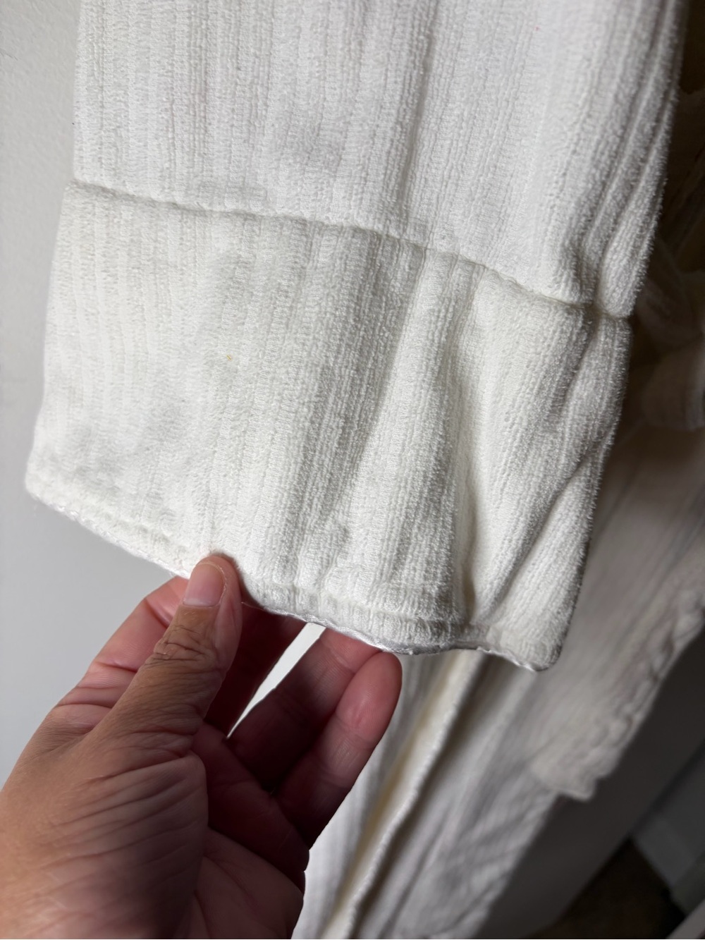 Women's White Robe - Picture 11 of 14